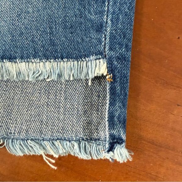 Good American Step Hem Jean Denim Mini Skirt. Distressed Medium Wash. Size 8/29. - Picture 10 of 10